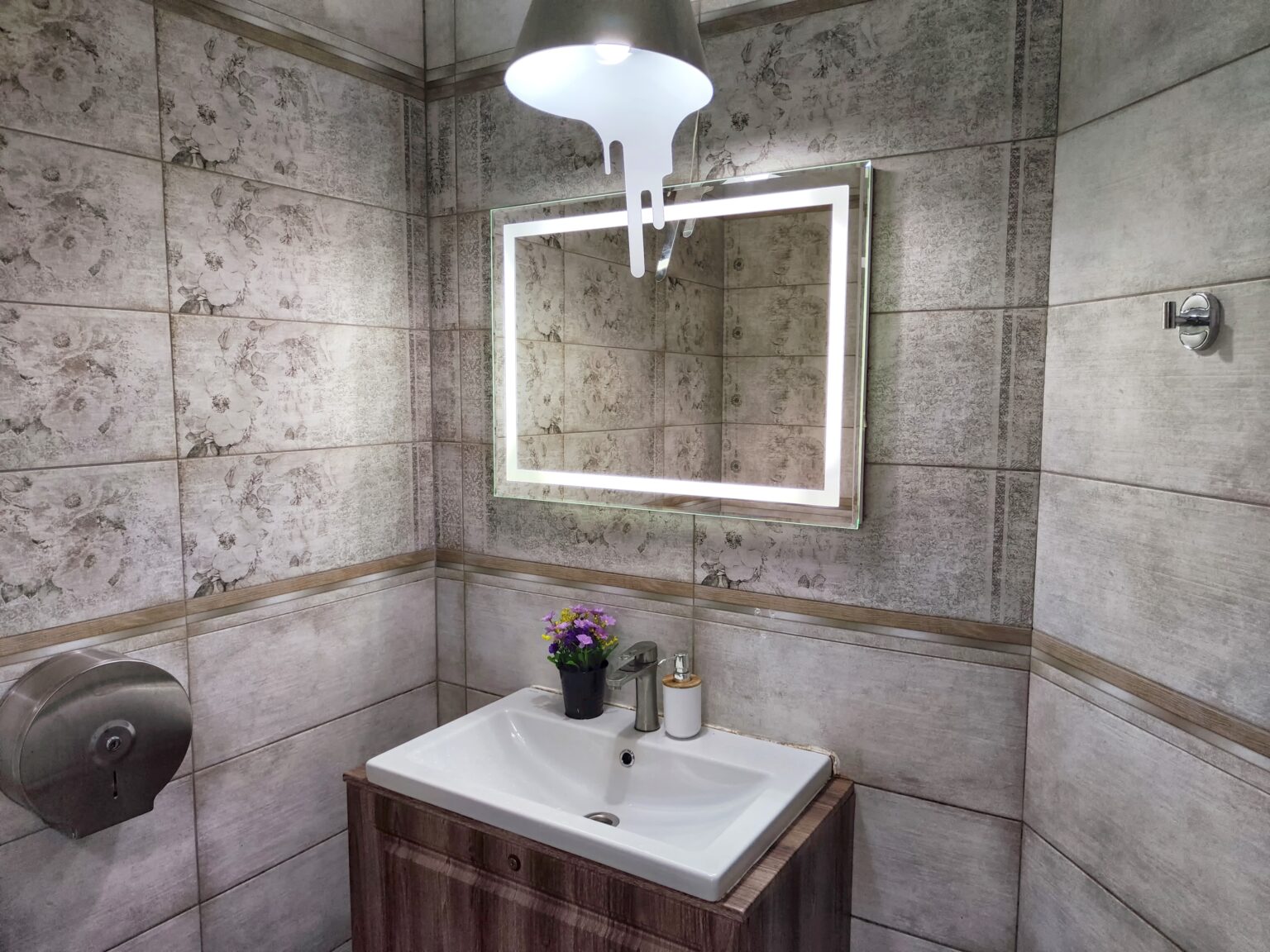 Best Bathroom Cabinets for Small Spaces - Kustom Kabinetry